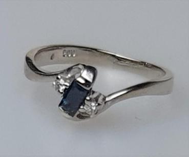 Ring aus 585er Weissgold mit Diamanten 0.02 ct. und Saphir, Größe 46, Gewicht: 1,5g
