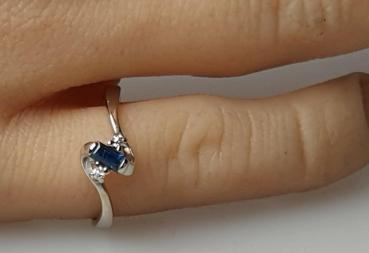 Preview: Ring aus 585er Weissgold mit Diamanten 0.02 ct. und Saphir, Größe 46, Gewicht: 1,5g