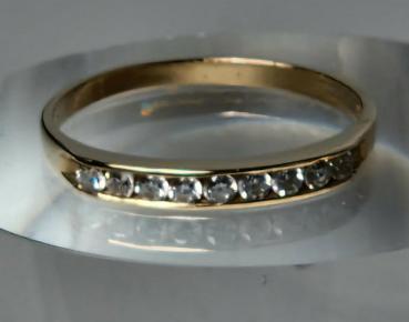Ring aus 585er Gelbgold mit Schmucksteinen, Größe 59, Gewicht: 1,8g