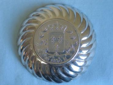 Preview: Münzboden Zierschälchen aus 800er Silber - Nachprägung -5 Francs - Louis XVIII 1824 Gewicht: ca. 38,6 Gramm