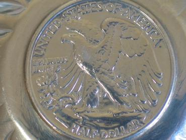Preview: Münzboden Zierschälchen aus 800er Silber - Nachprägung Half Dollar - USA 1943 Gewicht: ca. 31,6 Gramm