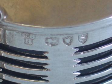 Zuckerdöschen aus 925er Sterlingsilber und Glas Gesamtgewicht: ca. 141,8 Gramm