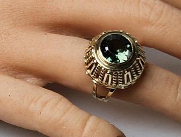 Preview: Vintage Prächtiger Ring aus 585er Gelbgold mit grünem Spinell 2.5 ct., Größe 49 Gewicht: 8,6g