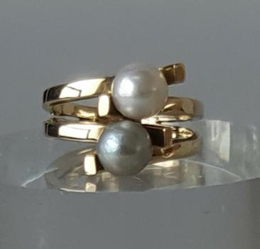 Perlenring mit zwei Perlen zartrosa und blau, 585er Gold, Größe 49, Gewicht: 5,9g