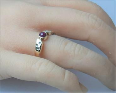 Rubin- Diamantring aus 333er Gold, Größe 55, Gewicht: 2,7g