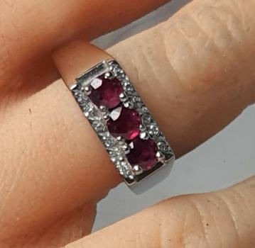 Rubin- Diamantring aus 585er Weißgold, Größe 57, Gewicht: 5,7g