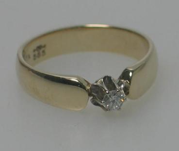 Brillantsolitär aus 585er Gelbgold mit einem Diamanten 0.10 ct., Größe 56, Gewicht: 4,2g
