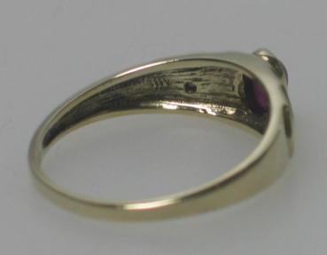 Rubinring mit Diamanten, 333er Gold, Größe 57, Gewicht: 2,1g