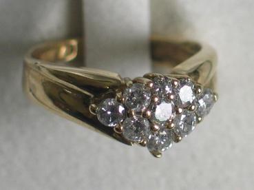 Preview: Ring aus 585er Gelbgold mit neun Diamanten, Größe 57 Gewicht: 2,3g