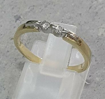 Feiner Diamantring aus 585er Gelb und Weißgold, Größe 53, Gewicht: 2,4g