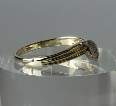 Eleganter Diamantring aus 585er Gelbgold mit fünf Diamanten, Größe 69, Gewicht: 4,1g