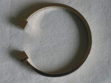 Armspange aus Metall, goldfarben, Gewicht: 35,6g