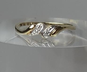 Diamantring aus 585er Gelbgold mit mit zwei Diamanten, Größe 50, Gewicht: 1,3g