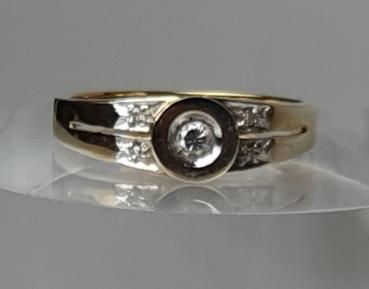 Preview: Diamantring aus 333er Gold mit 5 Diamanten, Größe 53, Gewicht: 2,4g