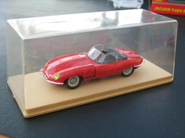 Eligor Jaguar E Type Roadster, rot, 1:43 in Vitrinenbox