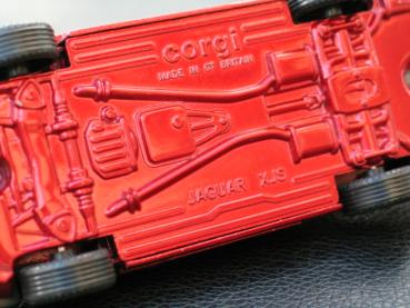 Corgi Jaguar XJ-S V12 Coupe, maroon metallic, 1:36