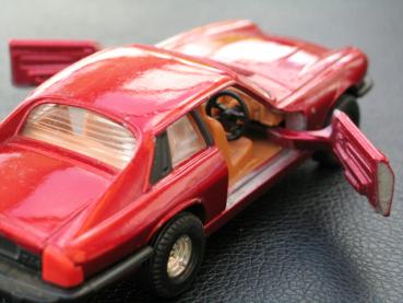 Corgi Jaguar XJ-S V12 Coupe, maroon metallic, 1:36