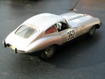 Polistil Jaguar E-Type Coupe XK-E 4.2 Ltr., silber, 1:25