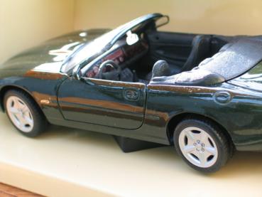 Jaguar XK-8 Roadster, green, 1:24 in OVP