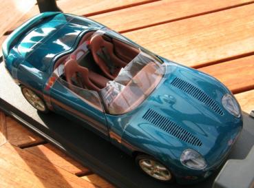 Maisto Jaguar XK 180 Roadster -Special Edition-, metallic blue, 1:18 in OVP