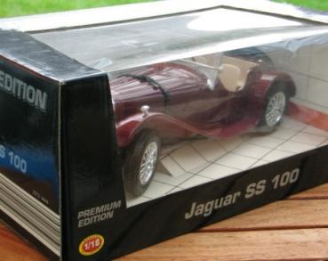 Jaguar SS 100 Roadster, weinrot, 1:18 in OVP