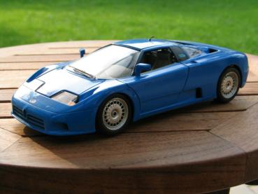 Bburago Bugatti II GB (1991), blau, 1:18
