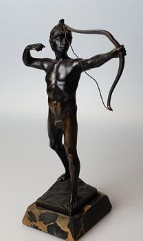 Bronzeskulptur "Bogenschütze" von Victor Bugler