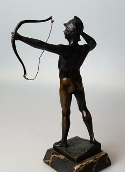 Bronzeskulptur "Bogenschütze" von Victor Bugler