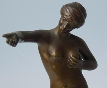 Bronzeskulptur "Frauenakt" von Wilhelm Schaffert