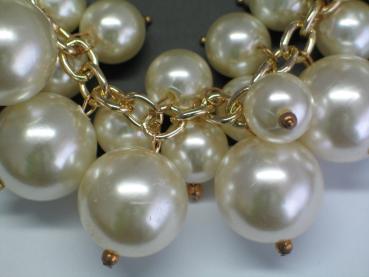 Perlencollier mit sehr großen Kunstperlen, vergoldet, Länge: 45 cm