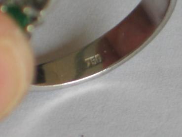 Diamant- Smaragdring aus 750er Weissgold, Größe 62, Gewicht: 7,8g