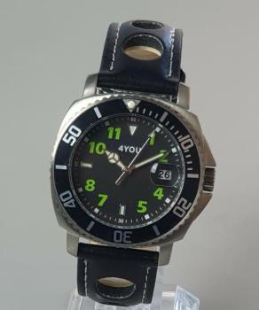 Preview: 4You Unisex Armbanduhr mit gelochtem Rallyeband im Retrostil der 60er Jahre