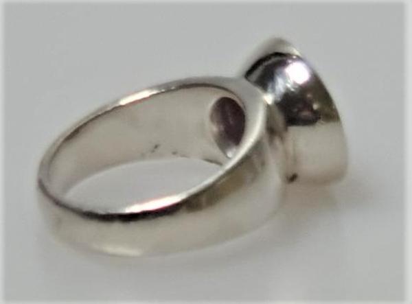 Ring aus 925er Silber mit fliederfarbenem Schmuckstein, Größe 55, Gewicht: 11,6g