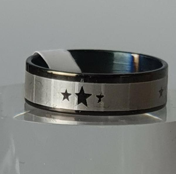 Edelstahlring mit Motiv, schwarz/silber, Mod.2, Ringgröße: D 70 (23)