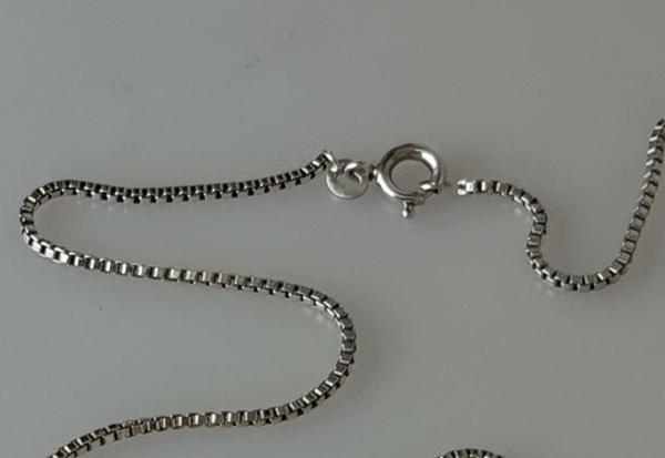 Kurze Venezianerkette aus 925er Sterlingsilber, Länge 36,0 cm, Gewicht: 4,6g
