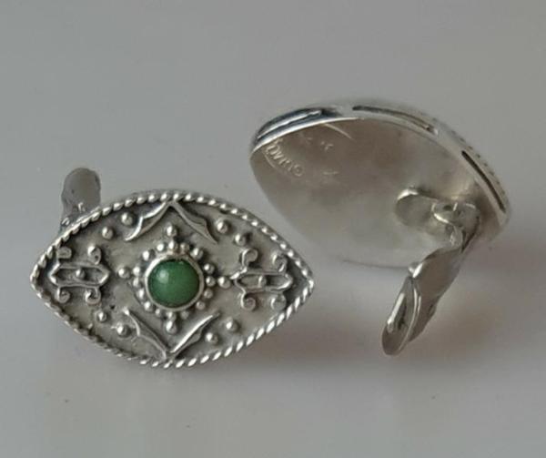 Zwei Ohrclips aus 925er Sterlingsilber mit Schmuckstein, Gewicht: 10,0g