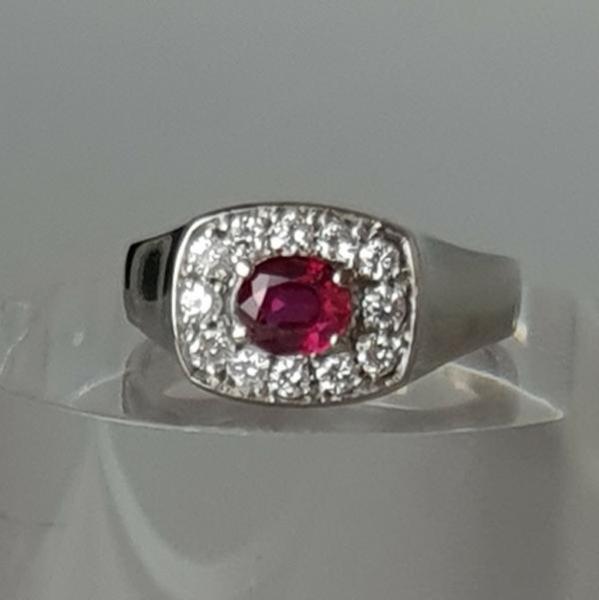 Rubin- Diamantring aus 585er Weißgold, Größe 60, Gewicht: 9,5g