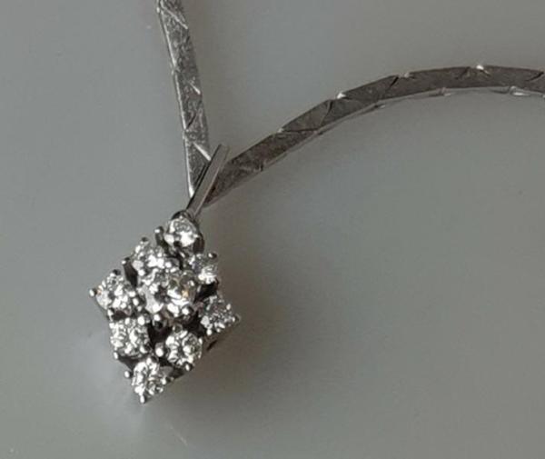 Elegantes Brillantcollier 1.05 ct. aus 585er Weißgold, Länge 39,8 cm, Gewicht: 17,0g