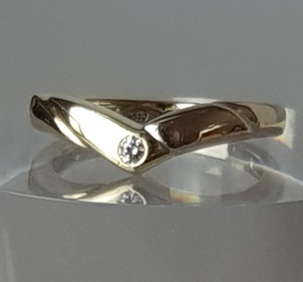 Bicolor Diamantsolitär aus 585er Gold, Größe 51, Gewicht: 2,6g