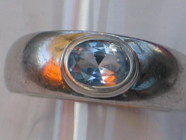 Ring mit Topas aus 925er Sterlingsilber, Größe 53, Gewicht: 3,7g