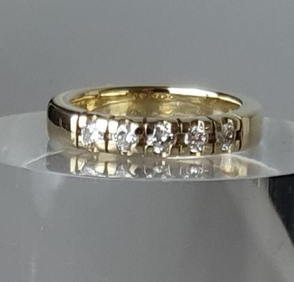Diamantring mit 5 Diamanten (0.25 ct.), 585er Gold, Größe 53, Gewicht: 7,2g