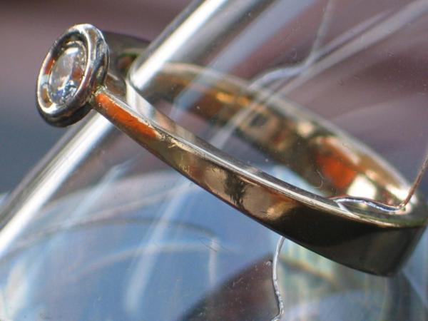 Diamantsolitär mit 0.20 ct. aus 750er Gold, Größe: 62, Gewicht: 8,9g