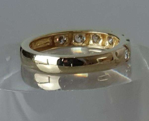 Prächtiger Schmucksteinring mit Zirkonia 0.70 ct. , 333er Gold, Größe 57, Gewicht: 3,2g