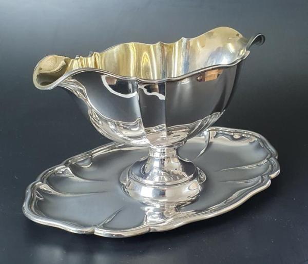 Antiksilber: Große Sauciere mit Unterschale und Innenvergoldung, 800er Silber, Koch & Bergfeld, Gewicht: 405,5g