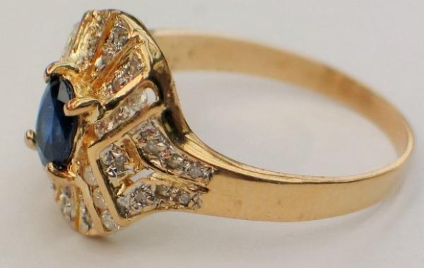 Saphir- Diamantring 0.50 ct. aus 585er Gelbgold, Größe 57, Gewicht: 3,8g