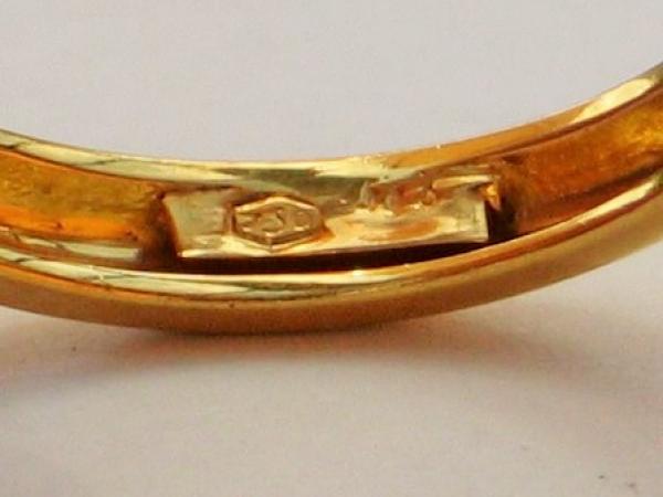 Edler Diamantring mit 0.10 ct. aus 750er Gelbgold, Größe 56, Gewicht 4,7g