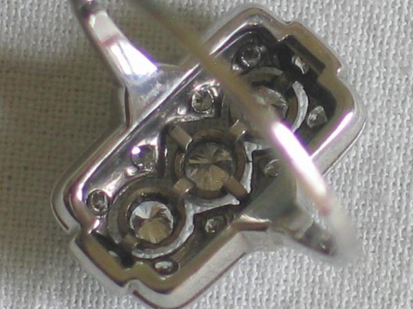 Art Deco Damenring aus 750er Weißgold mit 13 Diamanten 0.47 ct. Gutachten, Größe 58, Gewicht: 3,0g