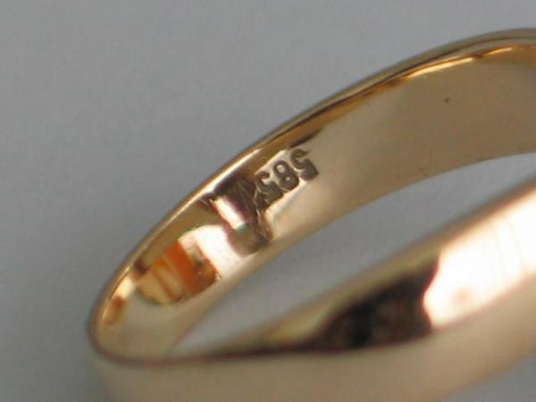 Brillantsolitär (0.10 ct.) aus 585er Gelbgold Diamant im Brillantschliff, Größe 50 Gewicht: 3,5g