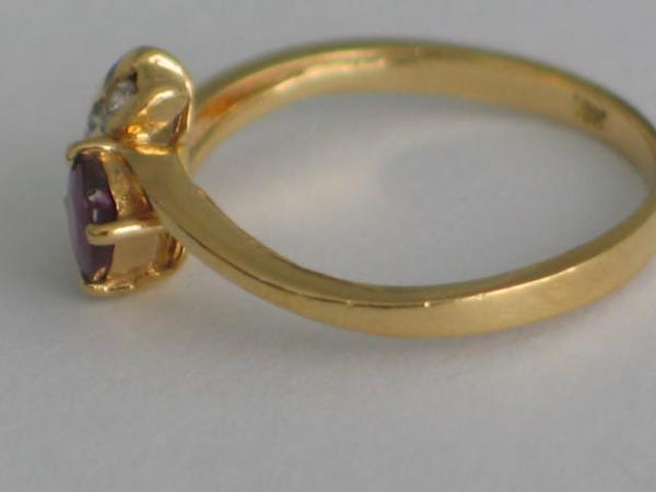 Rubin- Diamantring aus 750er Gelbgold, Größe 49, Gewicht 2,0g