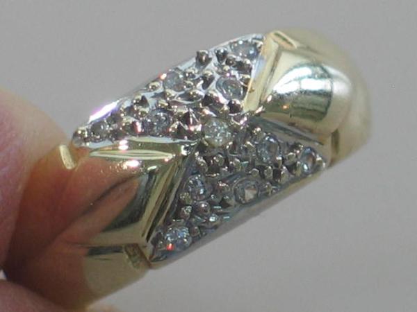 Diamantring aus 585er Gelbgold mit 0.11 ct., Größe 50, Gewicht: 4,1g